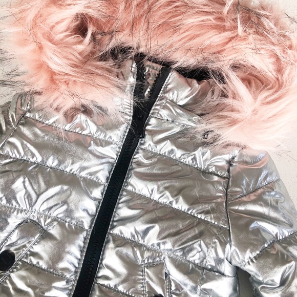 Urban Republic Silver Puffer - Picture 2 of 5